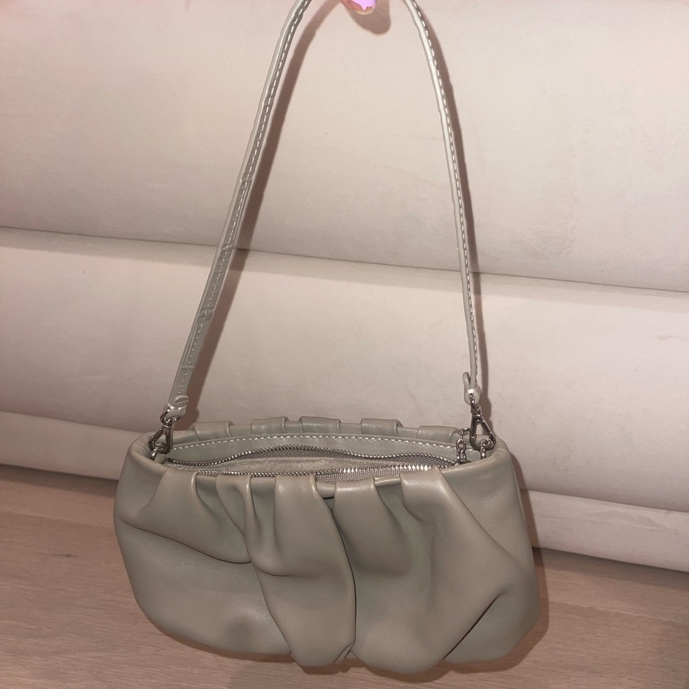 STAUD grey bean bag